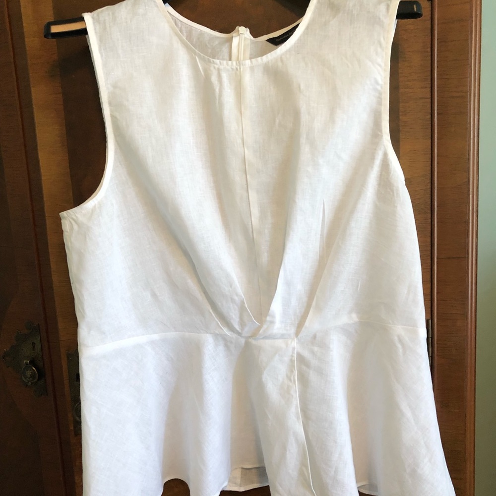 Banana Republic white linen sleeveless blouse